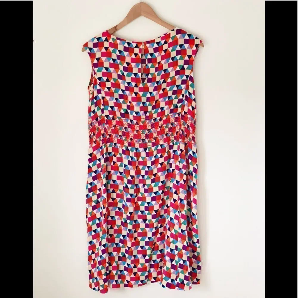 Kate Spade 100% Silk Abbey Sheath Geometric Dress Smocked Waist Size 2
